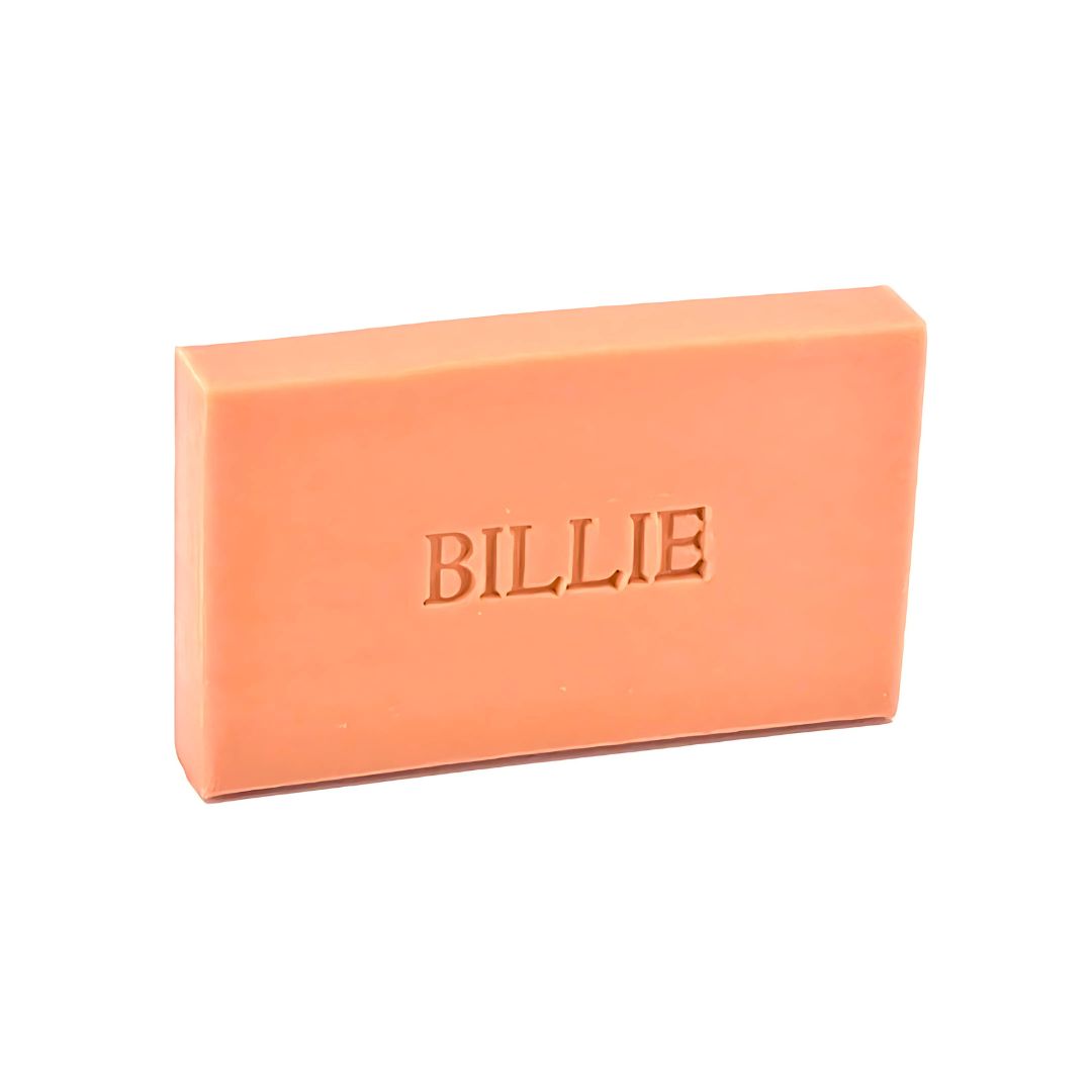 Oranjekleurig hotelzeepje met bedrukking van naam BILLIE