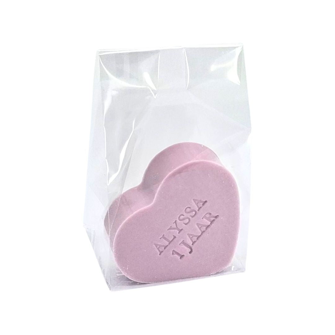 Hartvormig zeepje met naam in transparant zakje