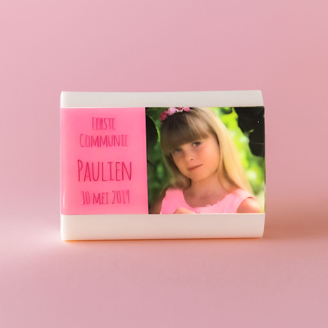 zeepje met foto van meisje op een zeepje voor communie