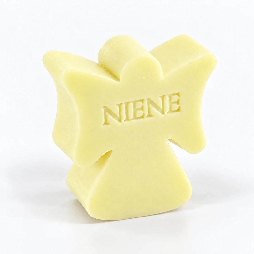 Gepersonaliseerd zeepje met naam in de vorm van een engel in kleur Mimosa.
