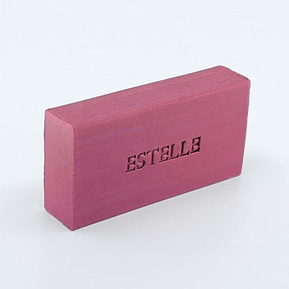Gepersonaliseerd zeepje met naam, model Retro Classic, in de kleur bordo