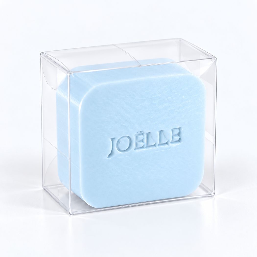 Gepersonaliseerd vierkant zeepje met naam Joëlle in kleur Pari, verpakt in een transparant doosje