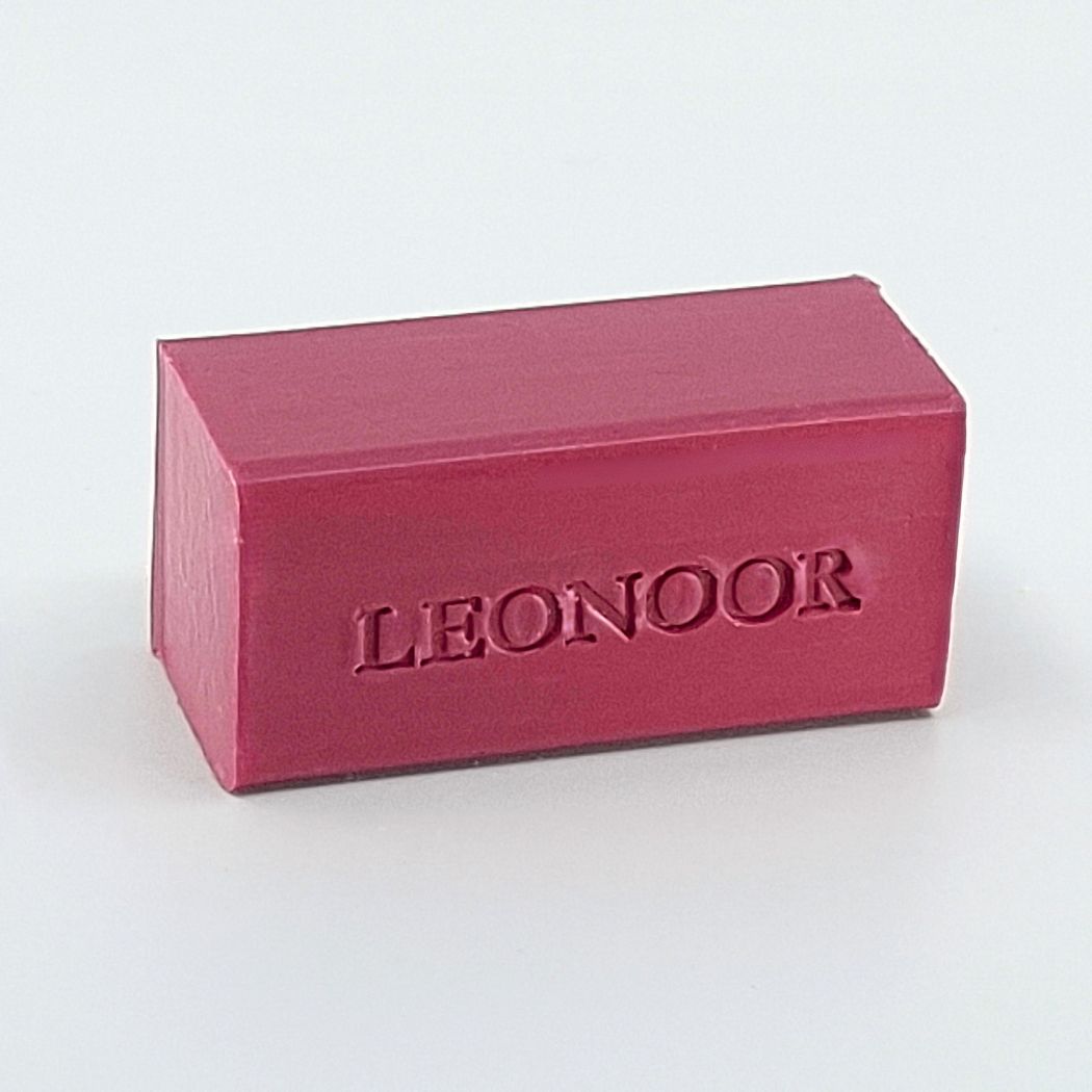 Gepersonaliseerd zeepje met naam, model Baar Classic, in de kleur Bordo