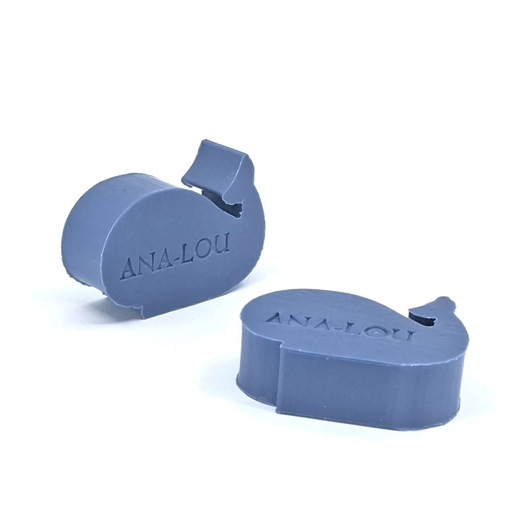 twee zeepjes in walvisvorm met naam