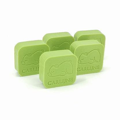 opstelling van vierkante zeepje met beertje en naam in kleur appel